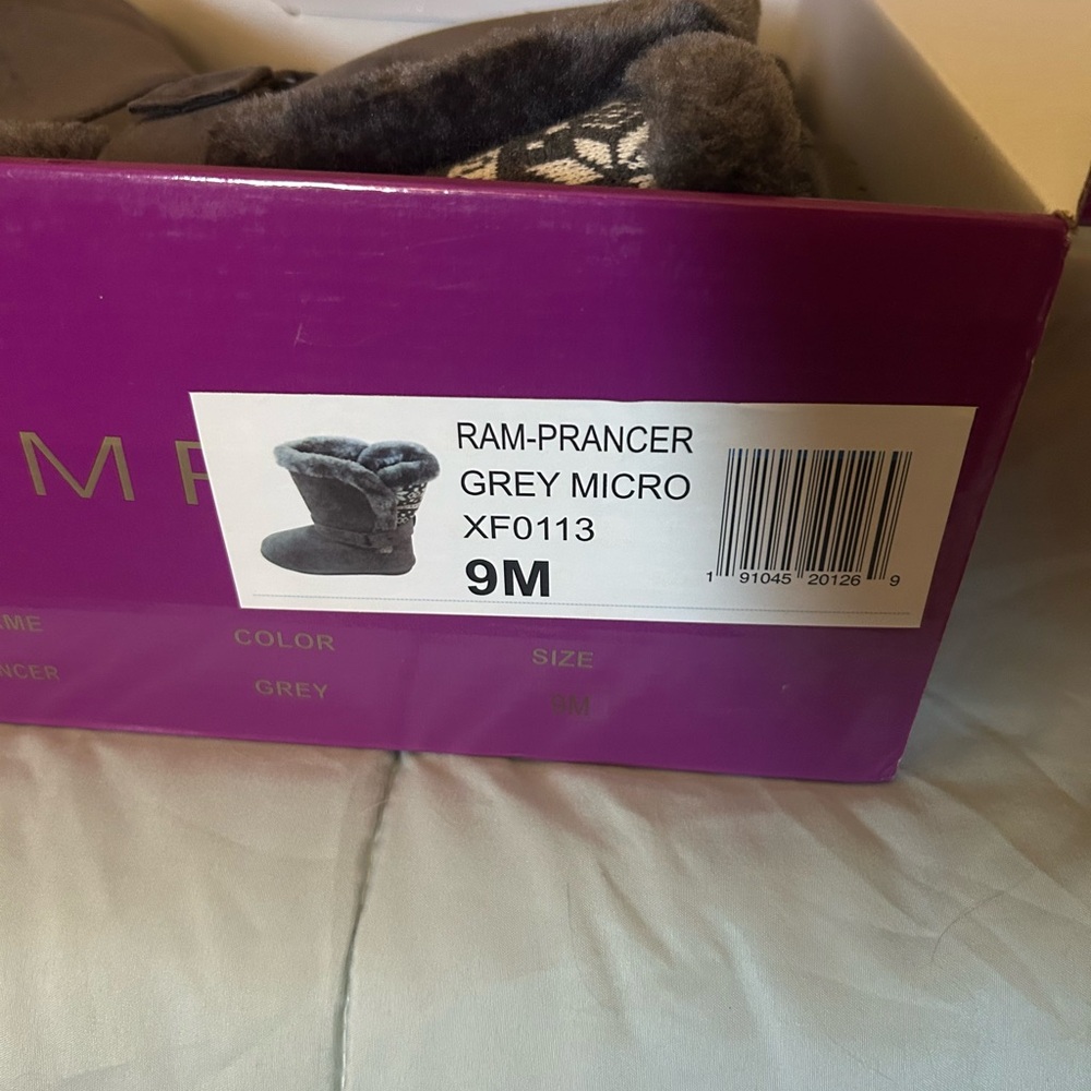 Rampage Gray Suede Winter Boots Women’s size 9 New in box - Picture 6 of 6